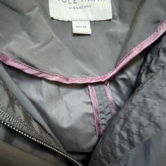 Cole Haan Signature Black Packable Rain Jacket with Hood and Pouch - Picture 10 of 14